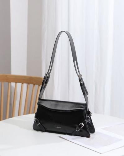 شنطه نسائية ماركة Givenchy