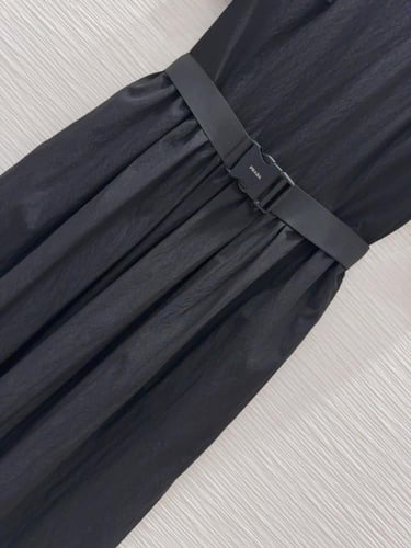 فستان ماركة Prada