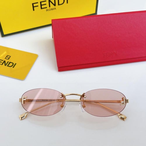 نظاره ماركة Fendi