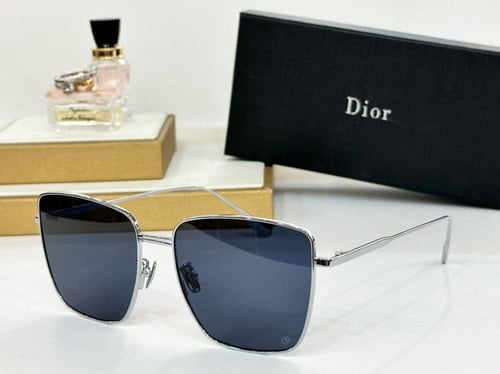 نظاره ماركة Dior