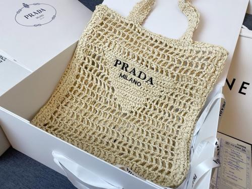 شنطه نسائية ماركة Prada