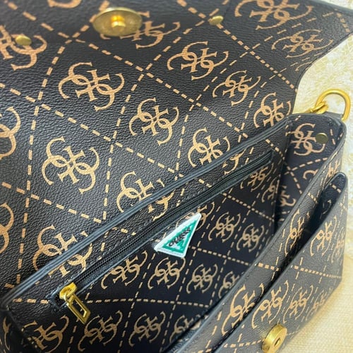 شنطة نسائية ماركة Guess