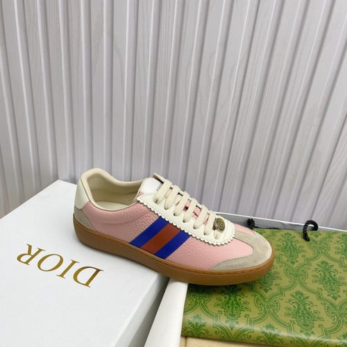 حذاء ماركة Gucci