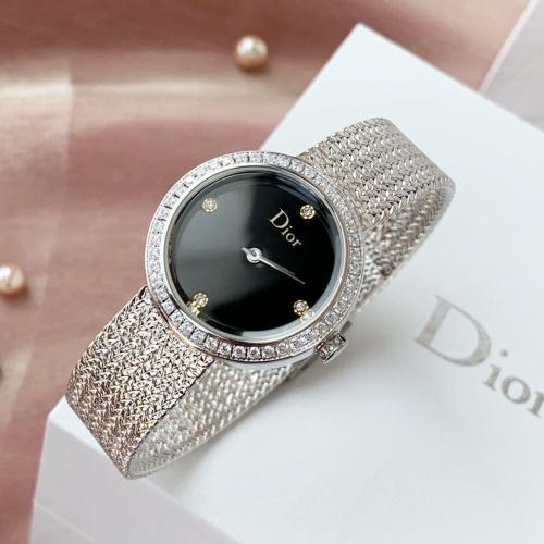 ساعة نسائية ماركة Dior