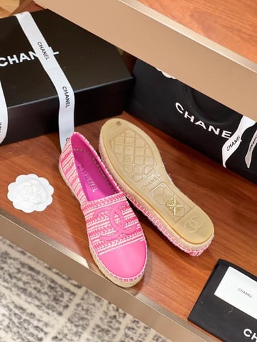 حذاء نسائي ماركة ‏Chanel