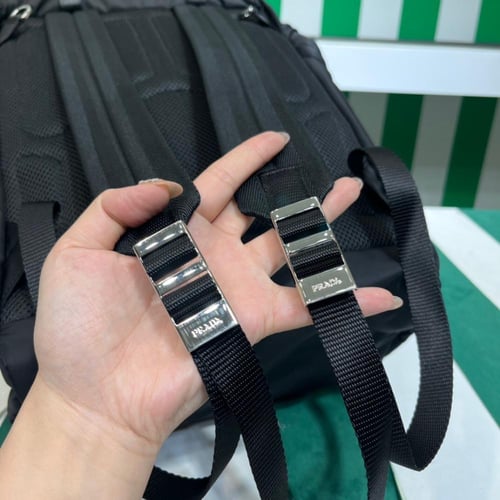 شنطة ماركة Prada