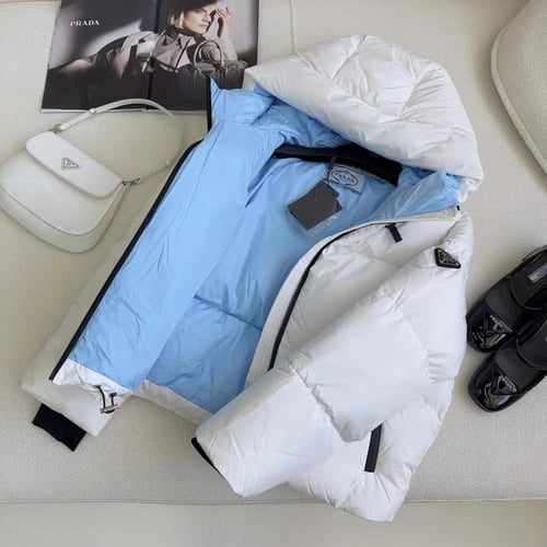 جاكيت ماركة Prada