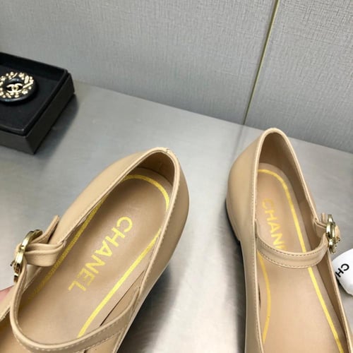 حذاء نسائي ماركة ‏Chanel