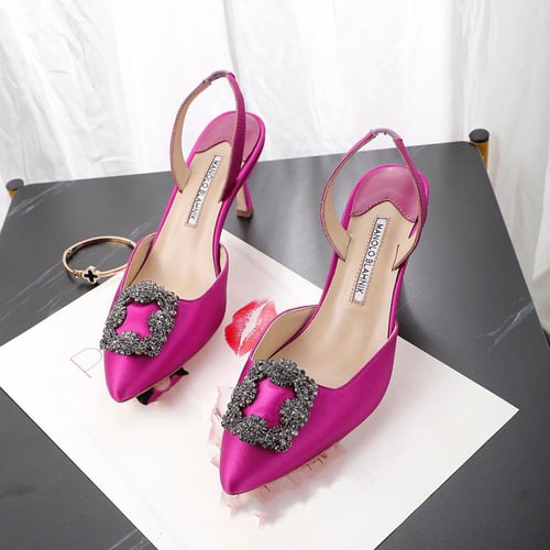 حذاء نسائي ماركة Manolo Blahnik