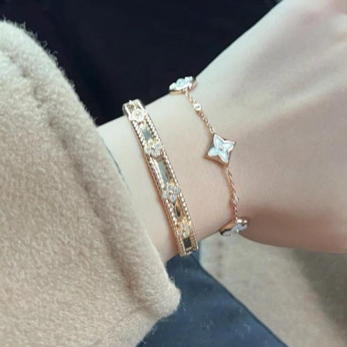 سوار ماركة LV