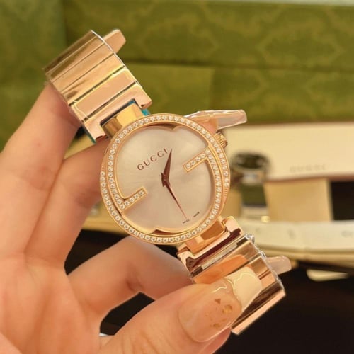 ساعة نسائية ماركة Gucci