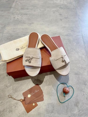 حذاء نسائي ماركة ‏Loro piana