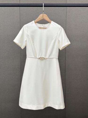 فستان ماركة Valentino