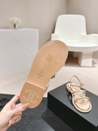 حذاء نسائي ماركة ‏Chanel