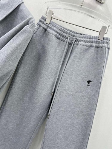 بدله نسائية ماركة Dior