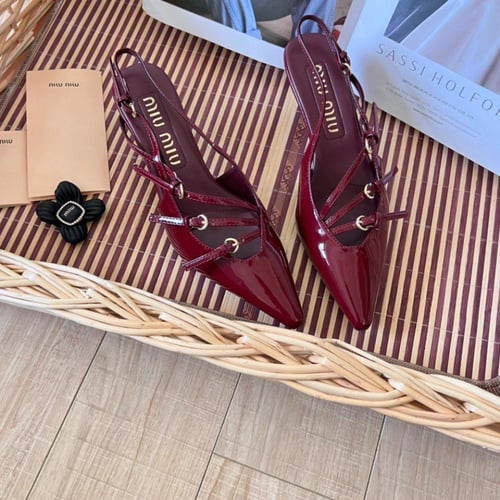 حذاء نسائي ماركة Miumiu