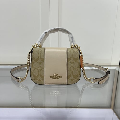 شنطه نسائية ماركة Coach