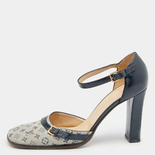 حذاء نسائي ماركة LV