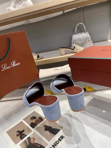 حذاء نسائي ماركة ‏Loro piana