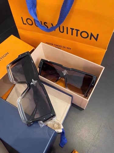 نظارة ماركة LV