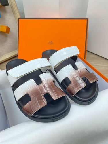 حذاء ماركة Hermès