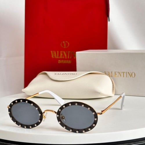 نظاره ماركة ‏Valentino