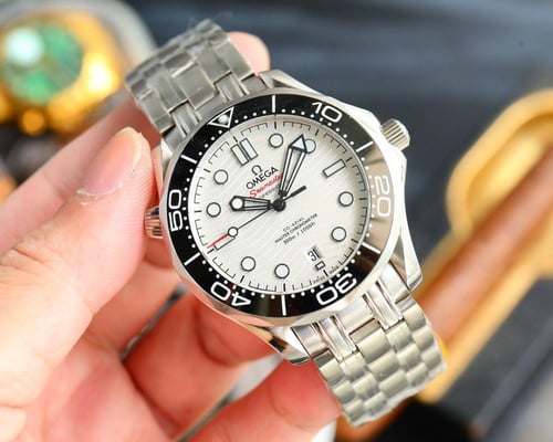 ساعة رجالية ماركة Omega