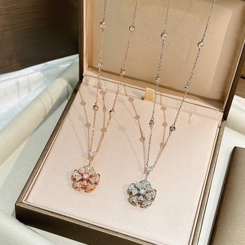 قلادة نسائية ماركة Bvlgari