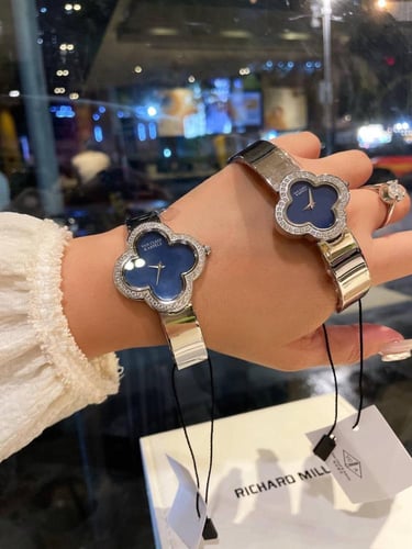 ساعة نسائية ماركة ‏Van Cleef