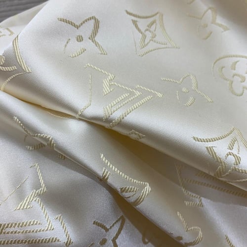 فستان ماركة LV