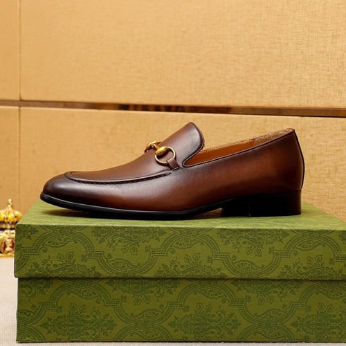 حذاء رجالي ماركة Gucci
