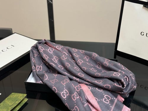سكارف ماركة Gucci