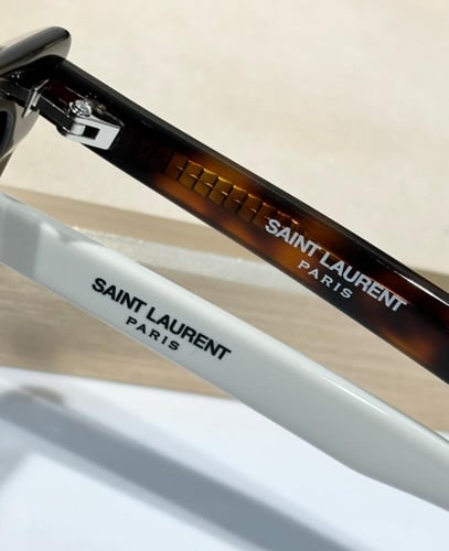 نظاره ماركة YSL