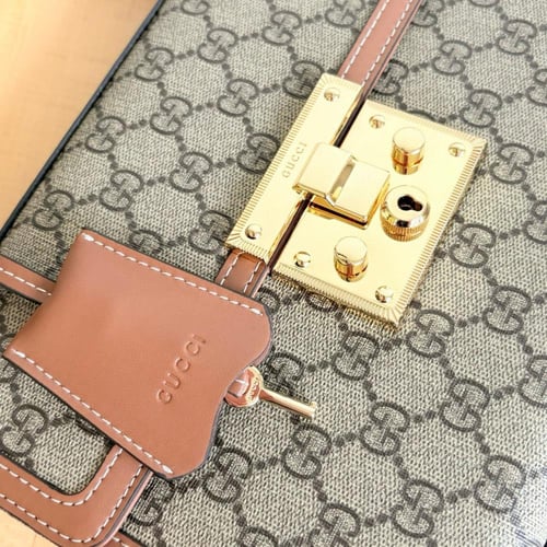 شنطة نسائيه ماركة Gucci