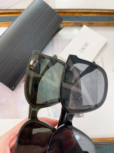 نظاره ماركة Dior