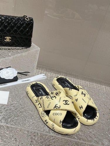 حذاء نسائي ماركة ‏Chanel