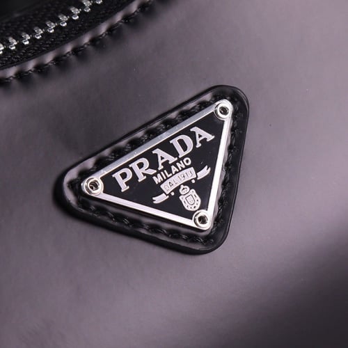 شنطة نسائية ماركة Prada