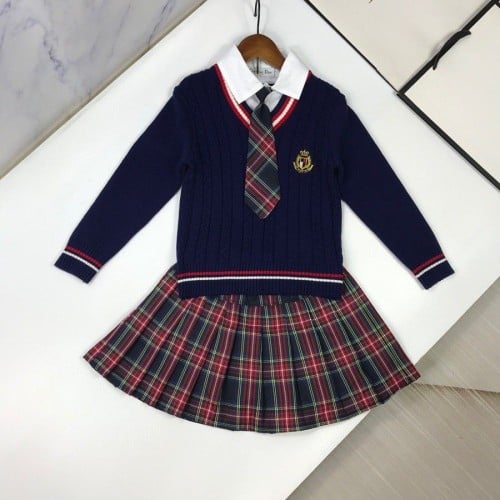 طقم اطفال ماركة Dior