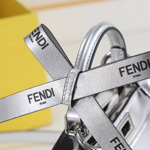 شنطة نسائية ماركة Fendi