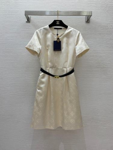 فستان ماركة LV