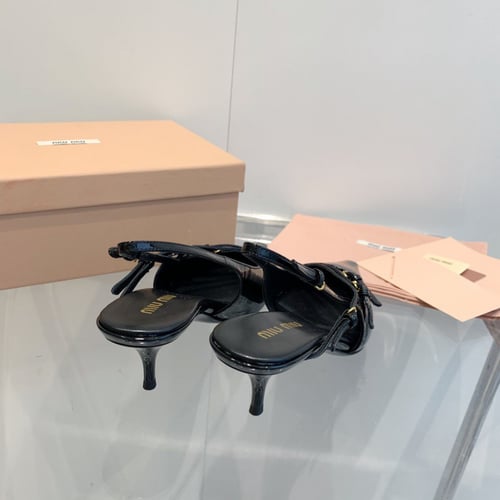 حذاء نسائي ماركة ‏Miumiu