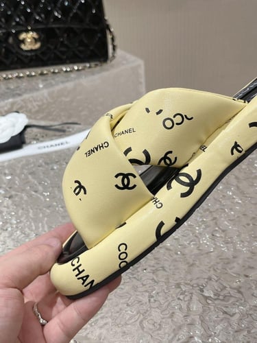 حذاء نسائي ماركة ‏Chanel