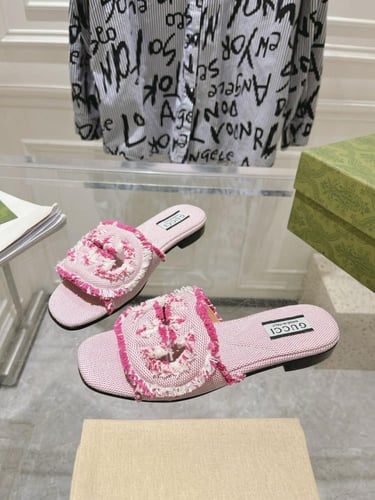 حذاء نسائي ماركة ‏Gucci