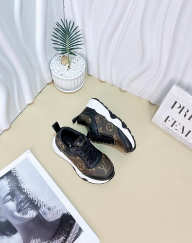 حذاء اطفال ماركات متنوعه