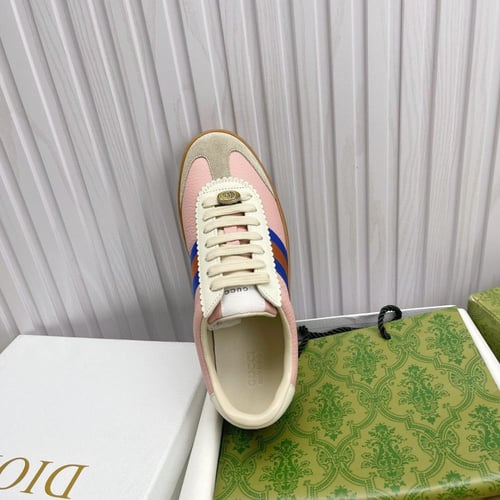 حذاء ماركة Gucci