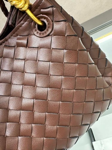شنطة نسائية ماركة Bottega Veneta