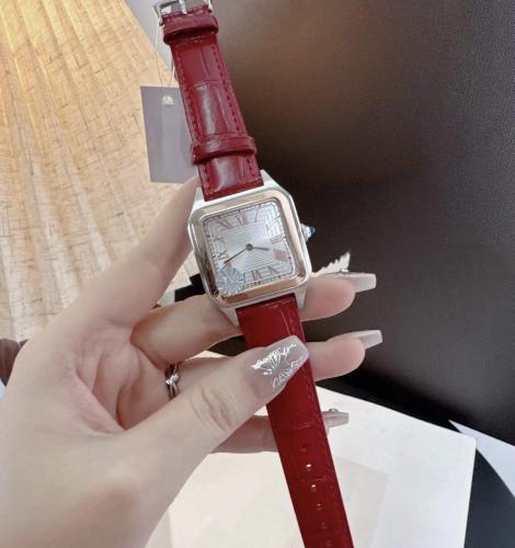 ساعة نسائية ماركة Cartier