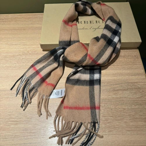 سكارف اطفال ماركة Burberry