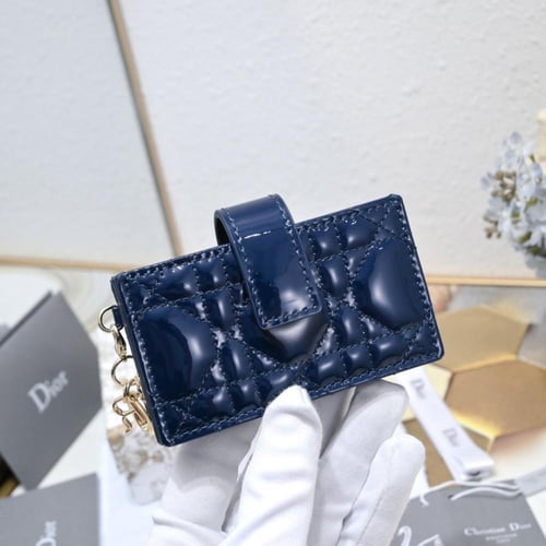كارد ماركة Dior