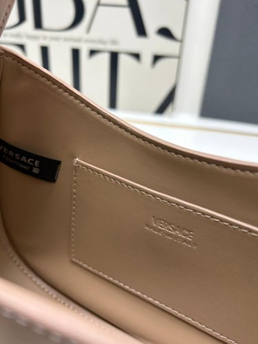 شنطة نسائية ماركة ‏Versace